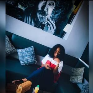 Meet your Posher, Samuella